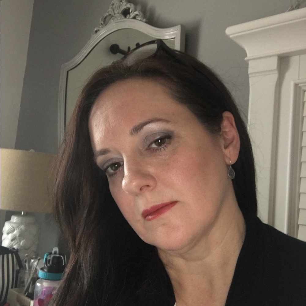 Meet your Posher, Laurie